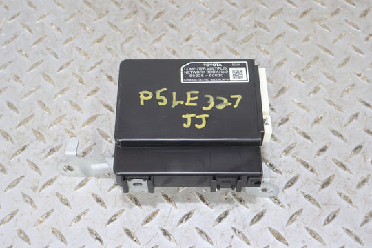 03-09 Lexus GX470 Multiplex Network Gateway Control Module (89226-60030) OEM