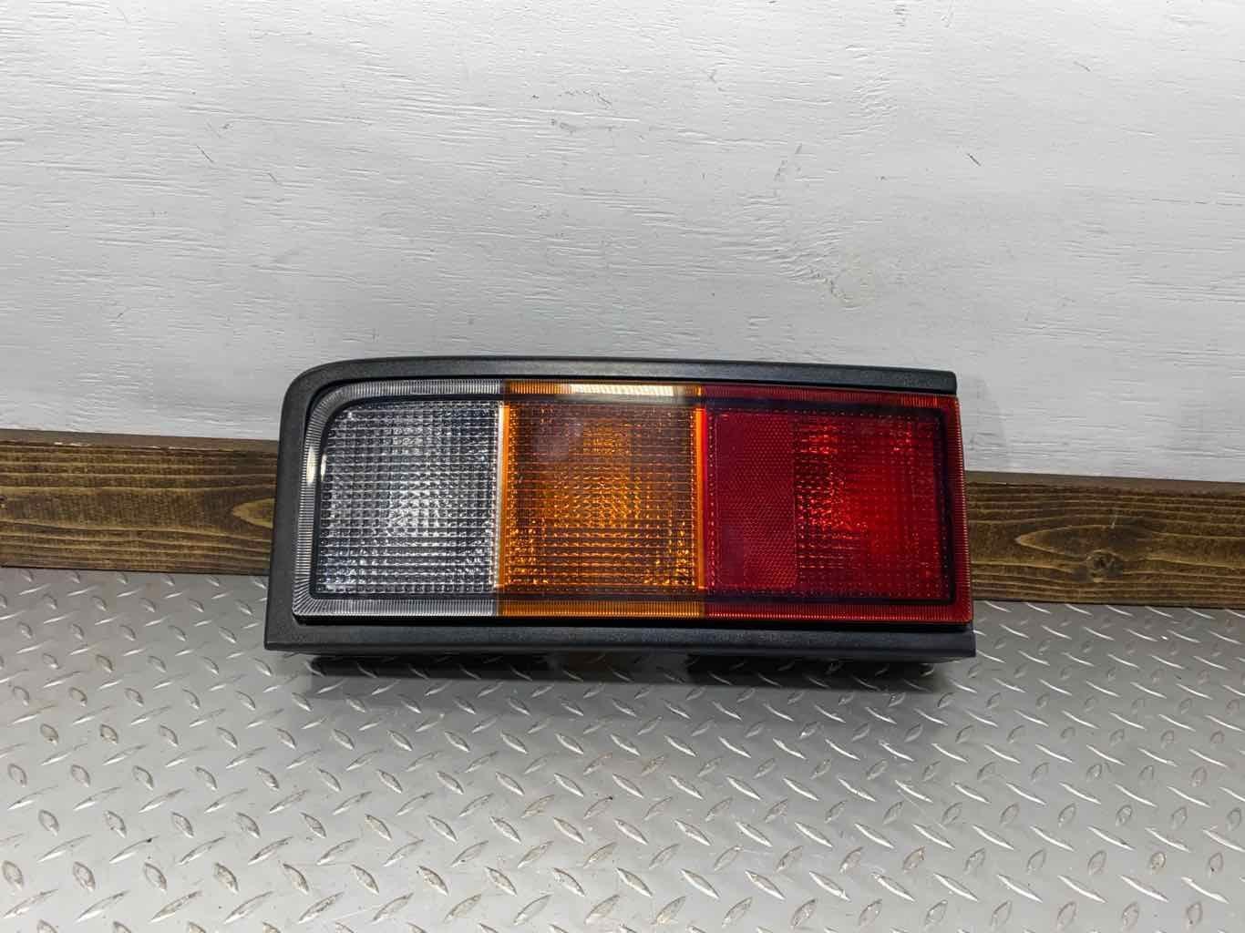 03-04 Hummer H2 Left LH Tail Light Tail Lamp (Body Mounted) OEM Tested