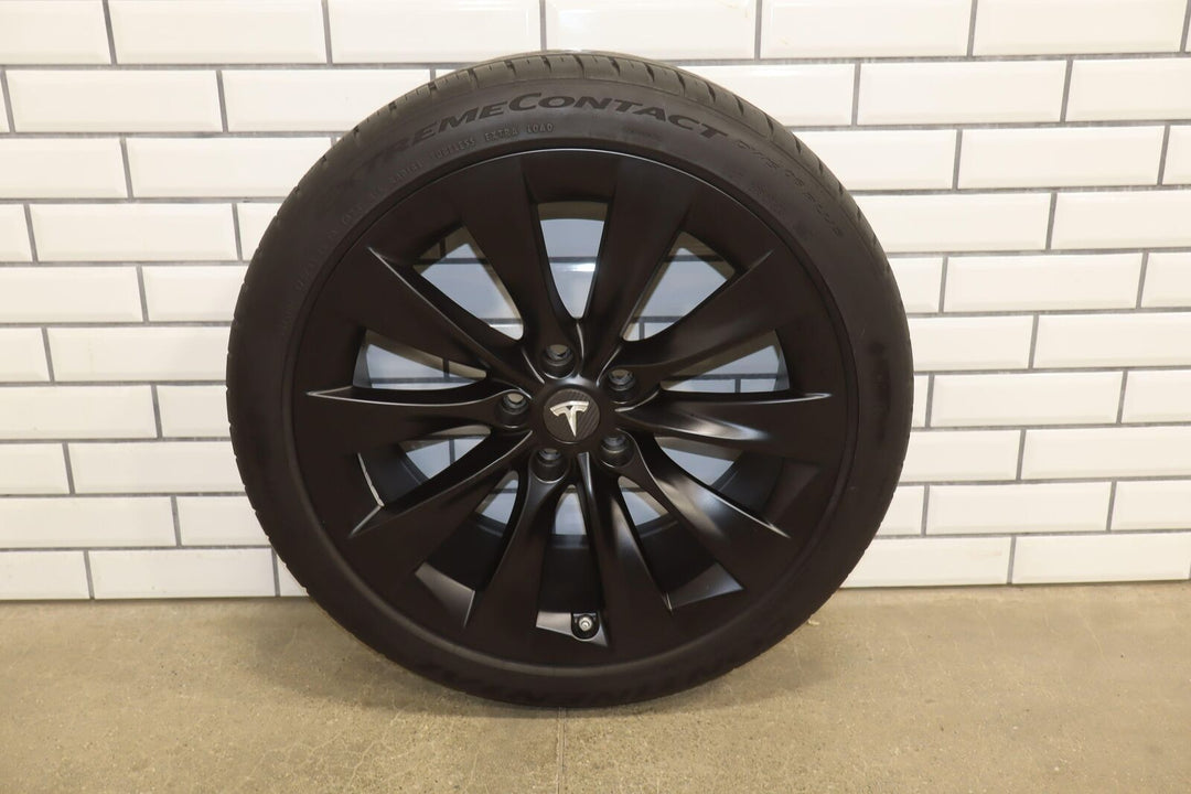 2012-2020 Tesla Model X OEM 20x9.5 Slipstream Wheel / Tire Set Powder Coated