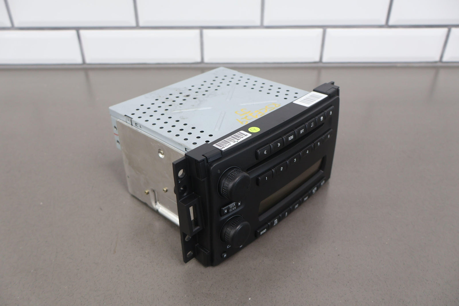 05-06 Chevy C6 Corvette AM-FM-CD Changer_MP3 OEM Radio Opt US9