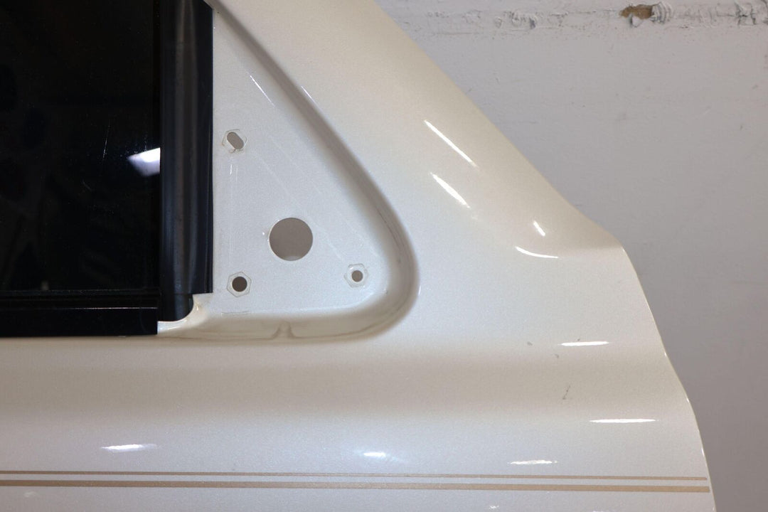 02-06 Cadillac Escalade EXT Front Right RH Door W/ Glass (White Diamond 98U)