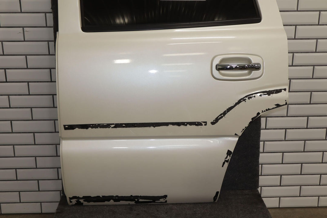 02-06 Cadillac Escalade SWB Left Rear Door (No Cladding) White Diamond 98U