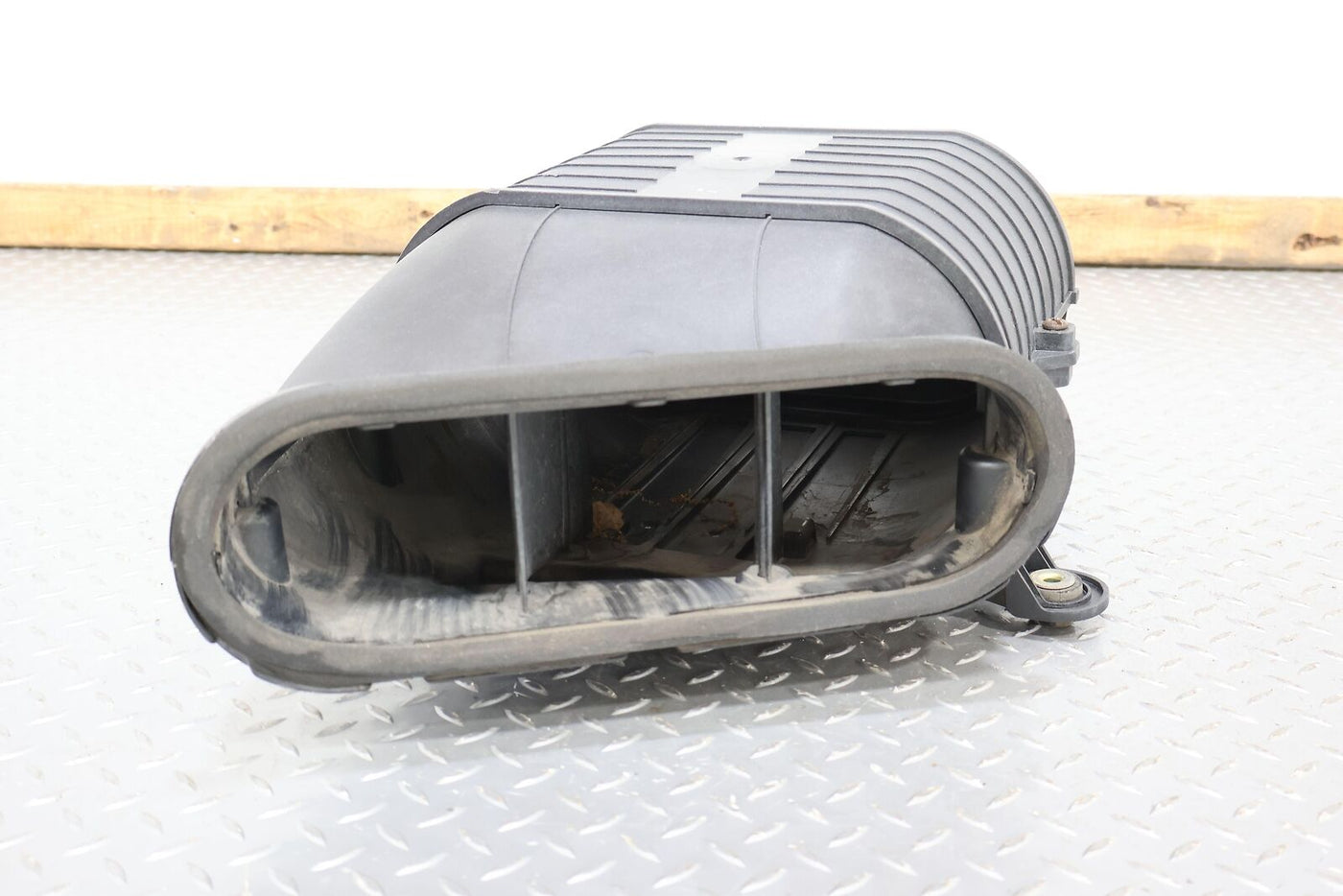 03-07 Hummer H2 Air Cleaner Box (Box Only) No Intake Tube