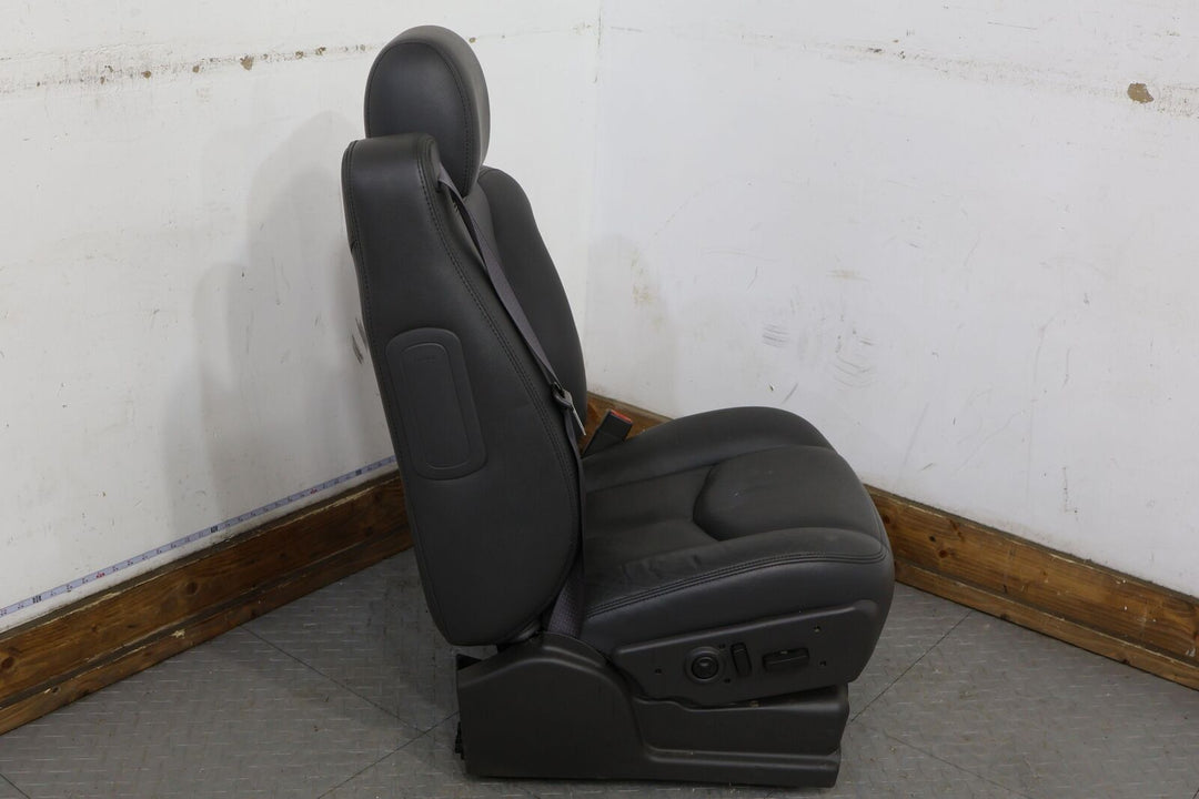 03-06 Chevy Avalanche Front Right Leather Power Seat (Dark Charcoal 692) Tested