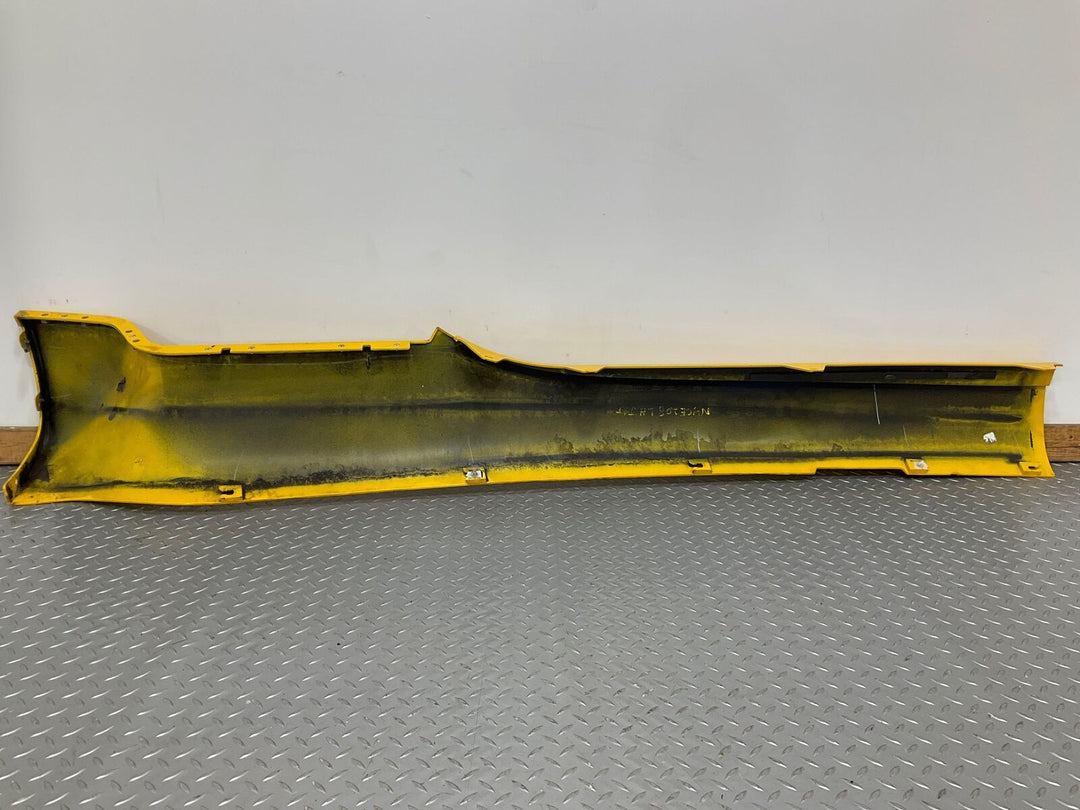 03-06 Chevy SSR Left LH Driver Main Center Rocker Moulding (Yellow Tintcoat79U)