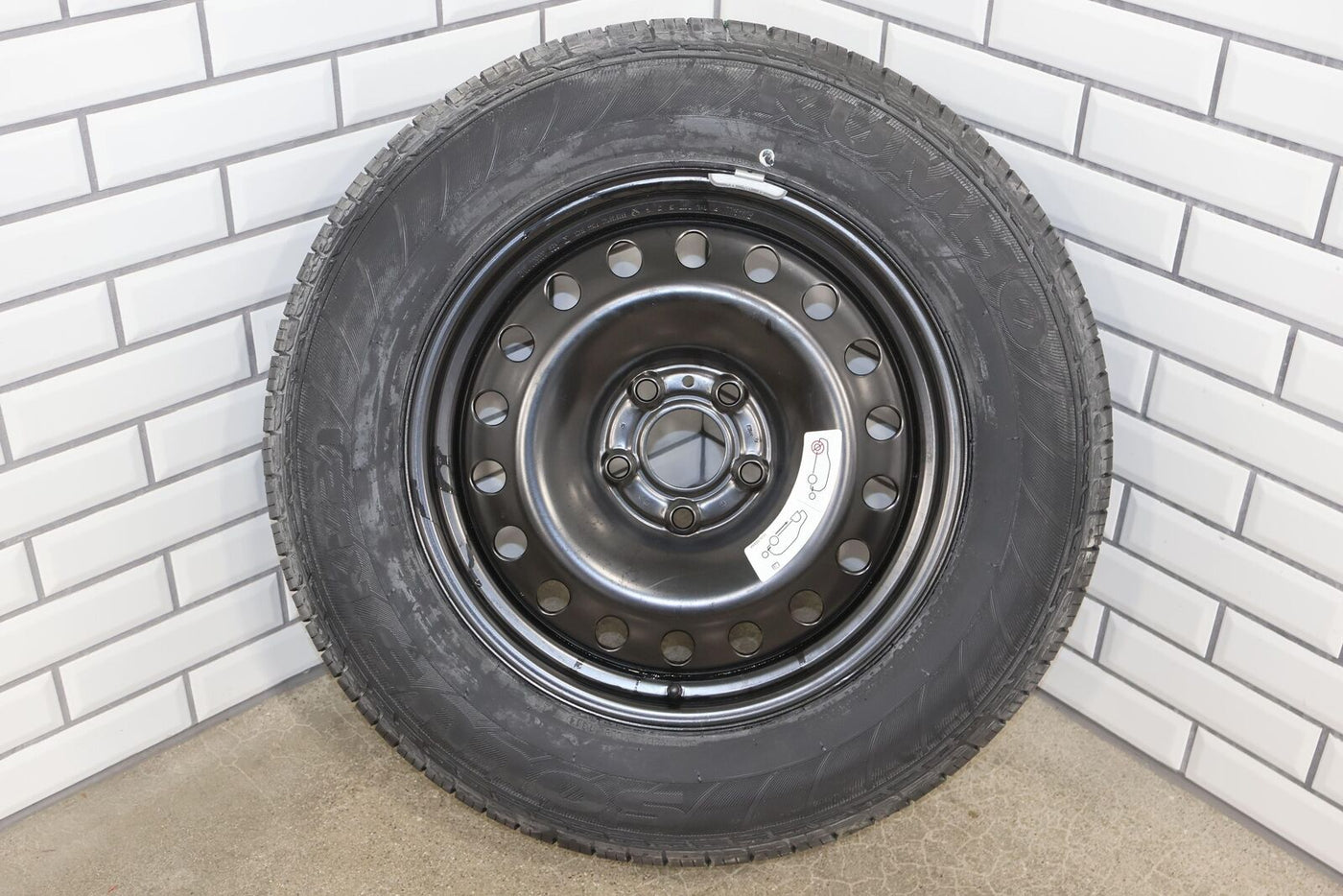 11-22 Jeep Grand Cherokee 18x8 OEM Full Size Spare Wheel W/ Kumho Solus Tire