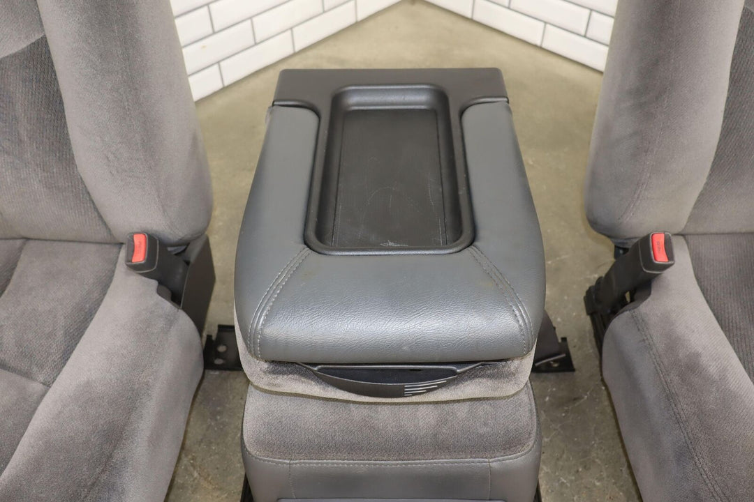 03-07 GMC Sierra / Silverado Cloth Bench Front Seat with Jump Seat (Dark Pewter)