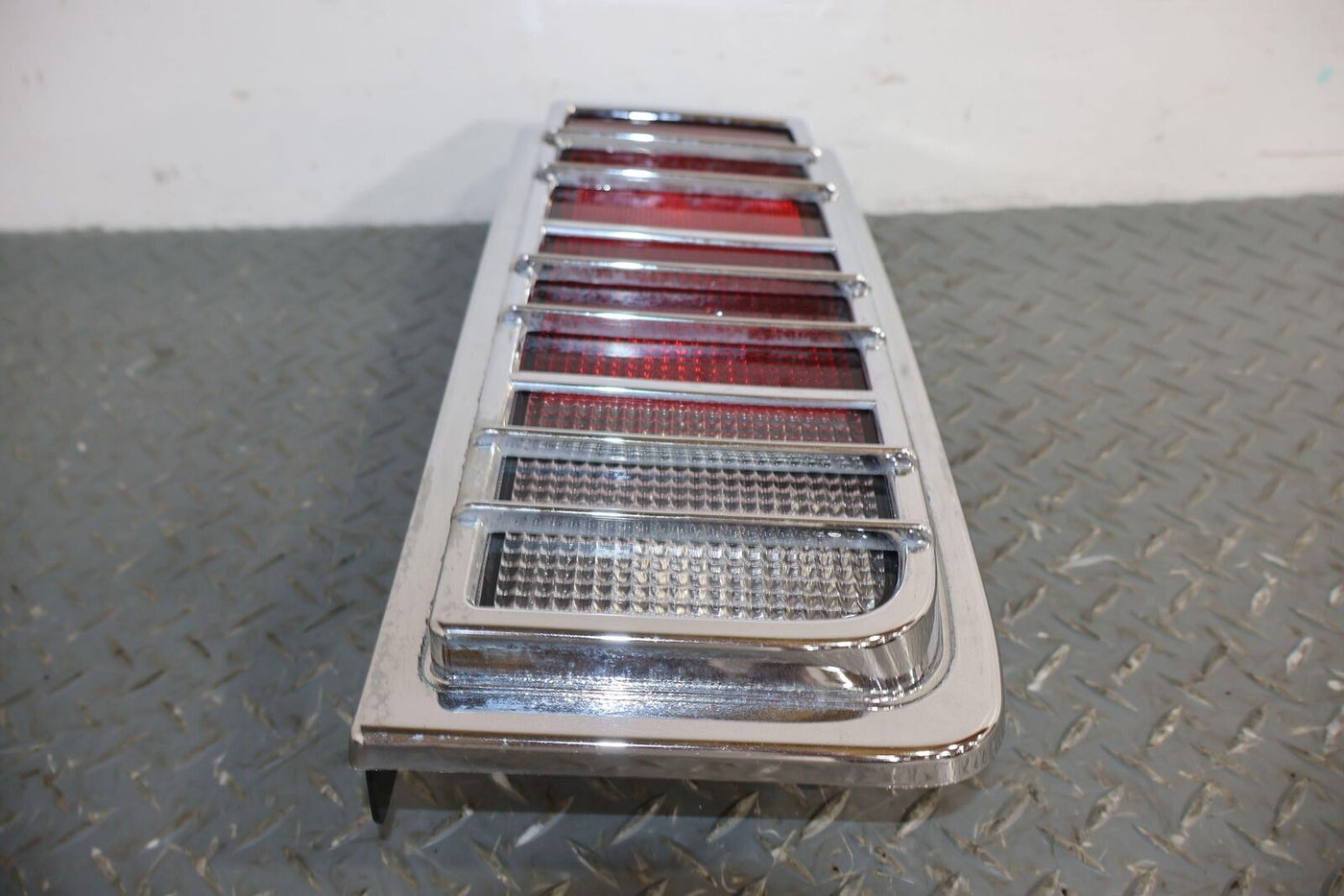 05-09 Hummer H2 SUV Pair LH & RH Tail Lights W/Chrome Trim (Solid Mount) Tested