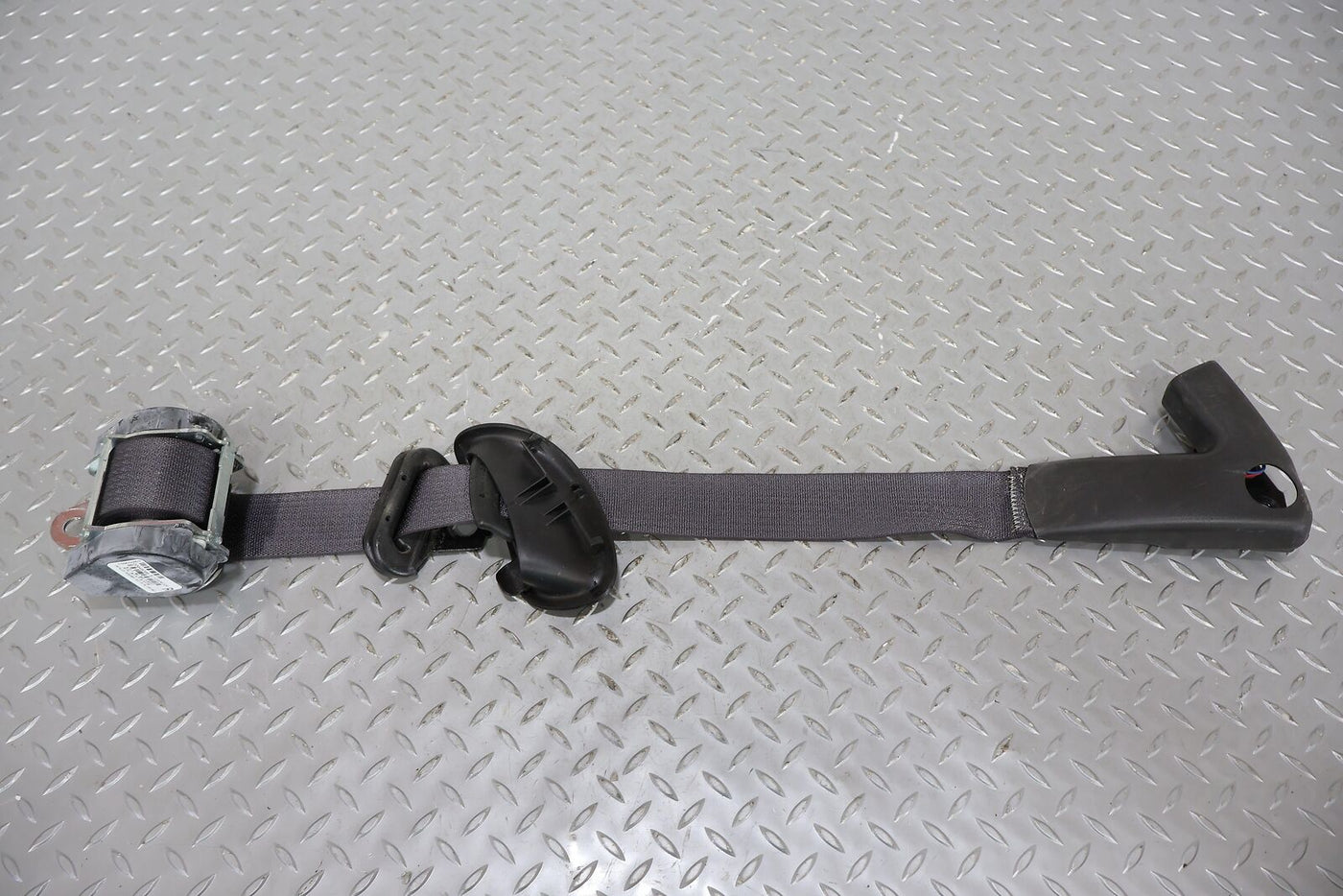 06-12 Chevy Corvette C6 Front Right Passenger Seat Belt Retractor (Black 19i)