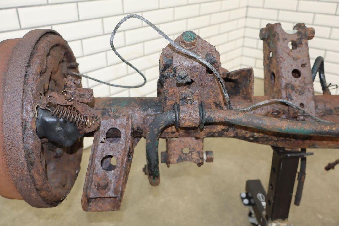 1991-1992 Toyota Land Cruiser Solid Rear Axle W/ 4.10 Differential (Rusty)