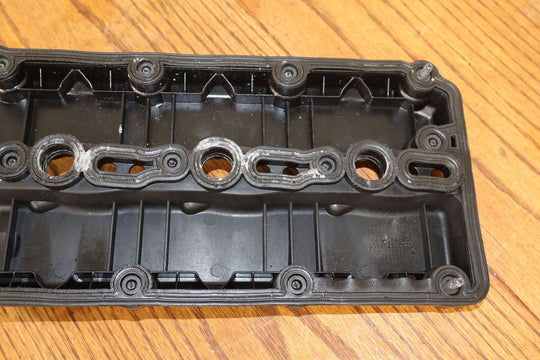 14-19 Ram 1500 3.0L Eco-Diesel Right RH Engine Valve Cover W/ Hardware