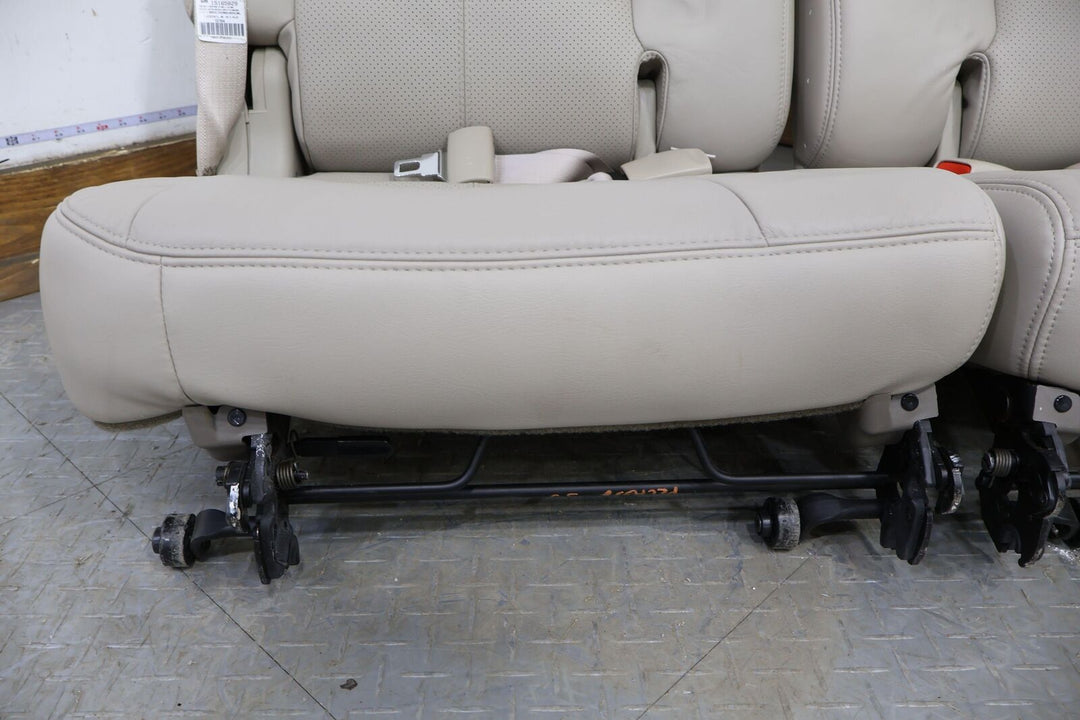 03-06 Cadillac Escalade Leather 3rd Row Bench Seat (Shale 152) Short WB (Notes)