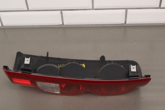 03-07 Chevy Silverado Right RH Passenger Tail Light OEM GM