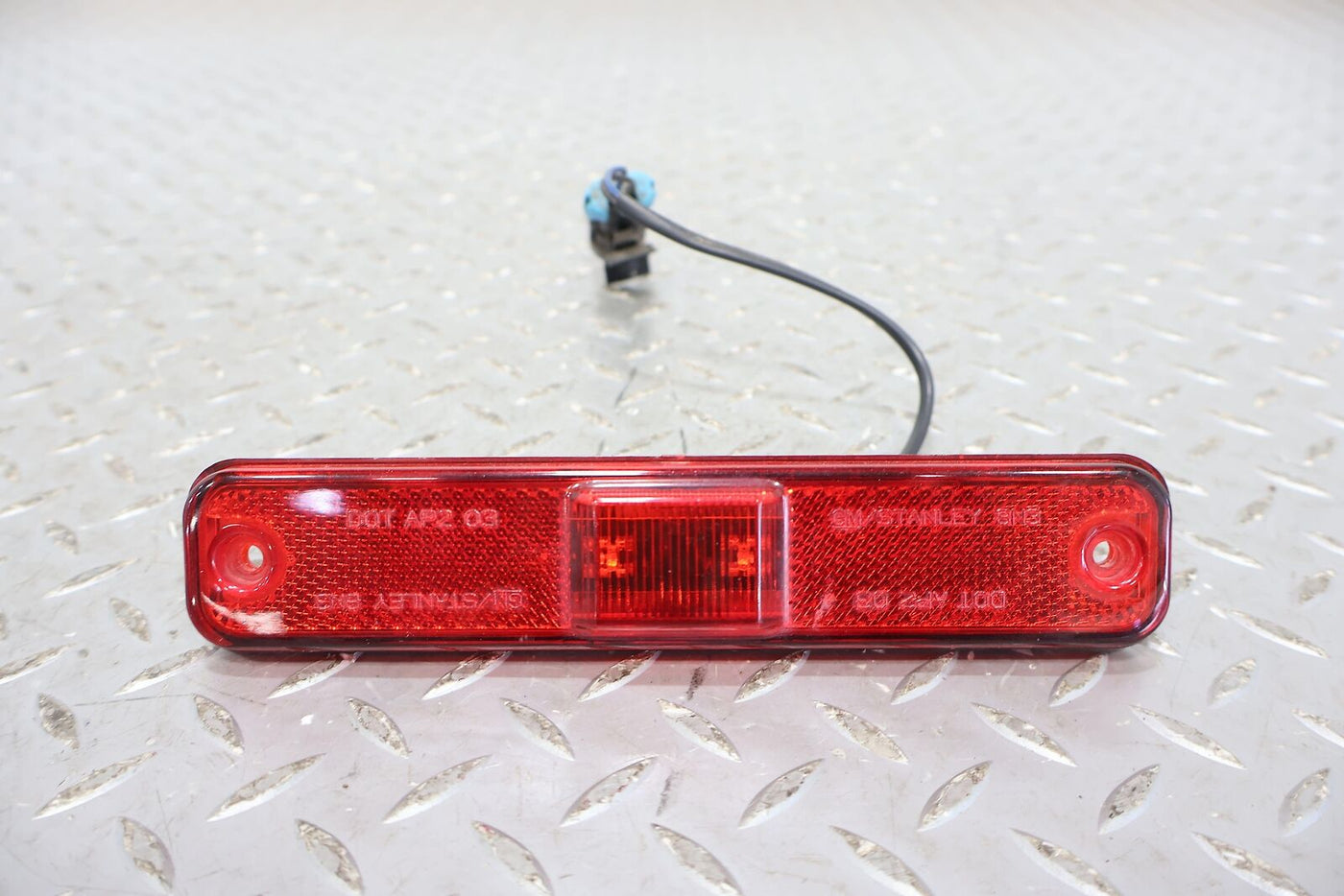 03-09 Hummer H2 OEM Rear LED Side Marker Light (Red) Tested