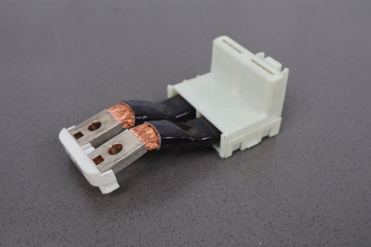 17-19 Tesla Model 3 Battery Fuse Relay Power Conversion Plug (107711410E)