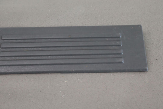 99-07 GMC Sierra Silverado Crew Cab Door Sill Plate Set (4) Dark Pewter OEM