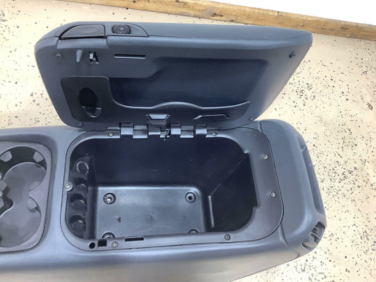 02 Chevy Avalanche Floor Console W/ Lid & Cupholder (Graphite 12I) See Notes