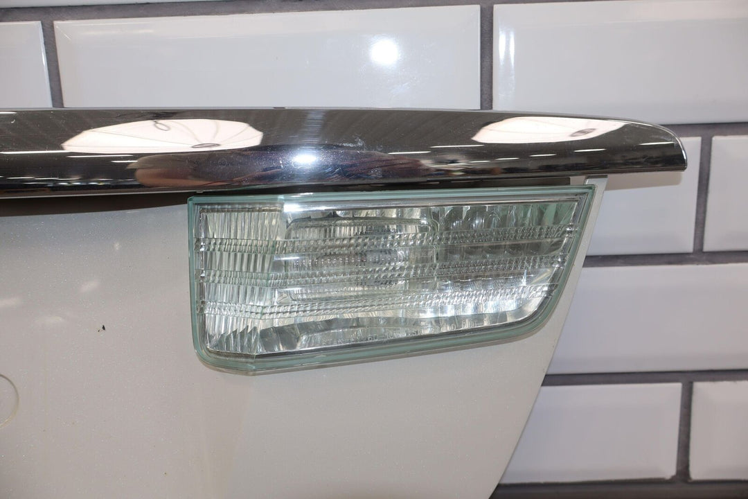 03-09 Lexus GX470 Tail Finish Panel Blizzard Pearl (070) Chrome W/Reverse Lights