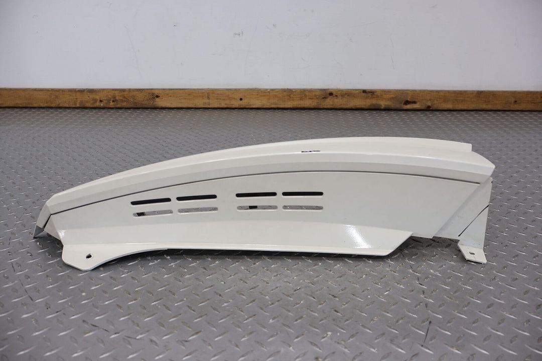 07-14 Cadillac Escalade Rear Right Upper Tail Light Moulding (White Diamond 98u)