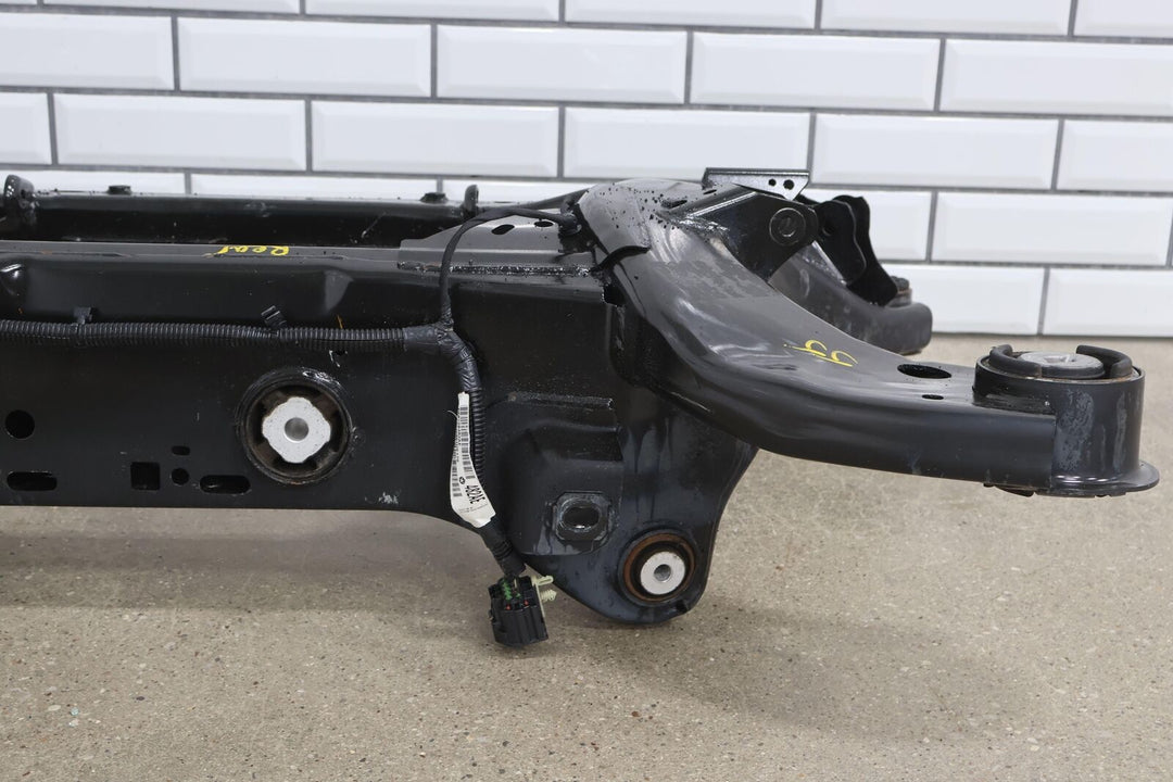 17-23 Dodge Challenger R/T Rear 6.4L Bare Undercarriage Crossmember (28K)