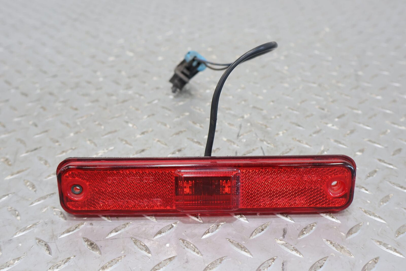 03-09 Hummer H2 OEM Rear LED Side Marker Light (Red) Tested