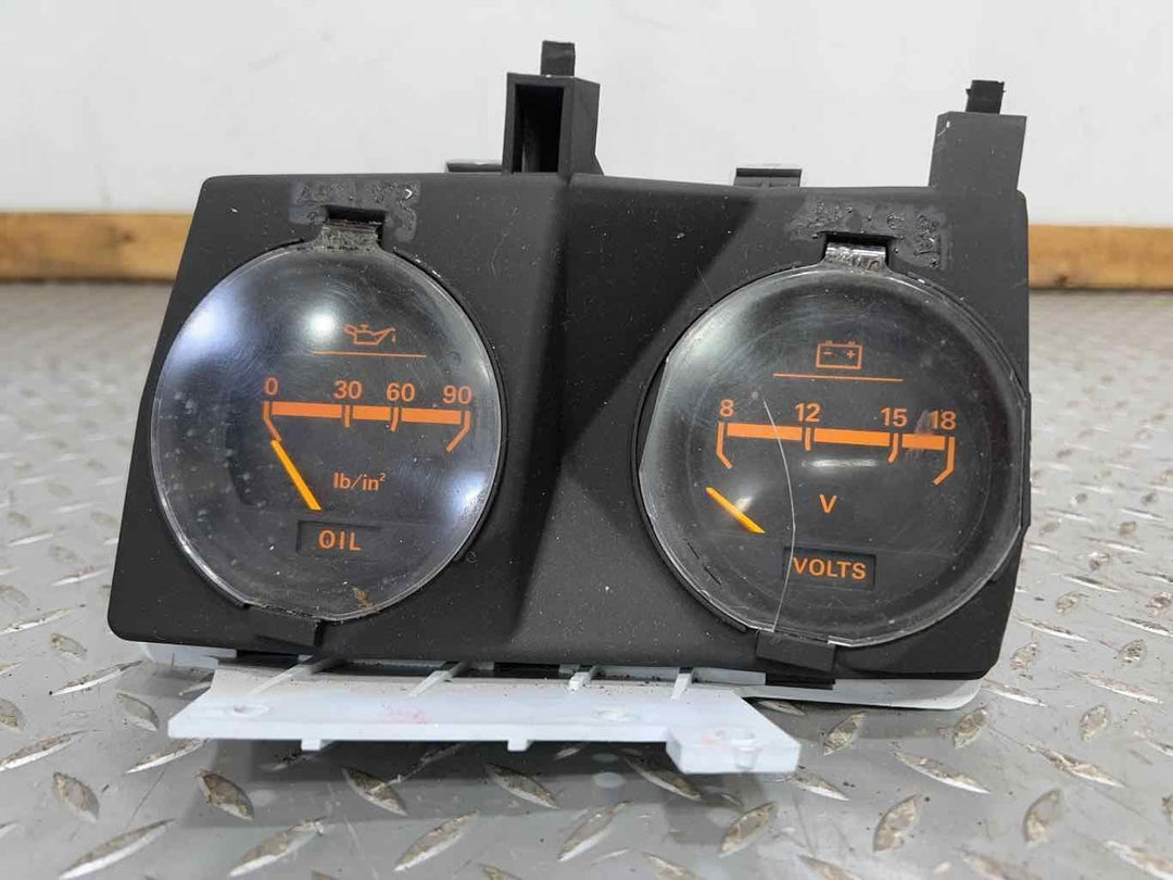 84-89 Nissan 300ZX Z31 OEM Oil Pressure & Battery Voltage Gauges (Tested) Crack