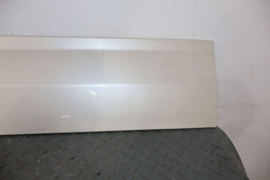 03-06 Cadillac Escalade Rear Exterior Lower Tailgate Moulding -White Diamond 98U