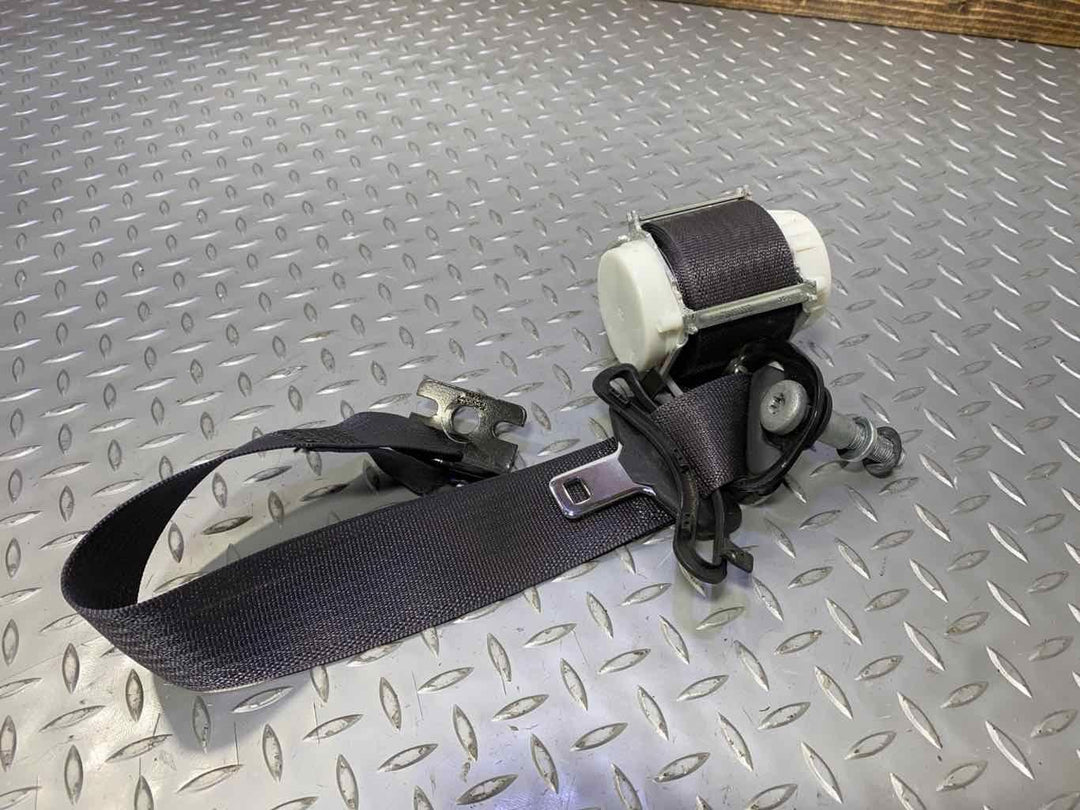 15-16 Cadillac Escalade ESV 2ND Row Right RH Seat Belt Retractor (Jet Black HJU)