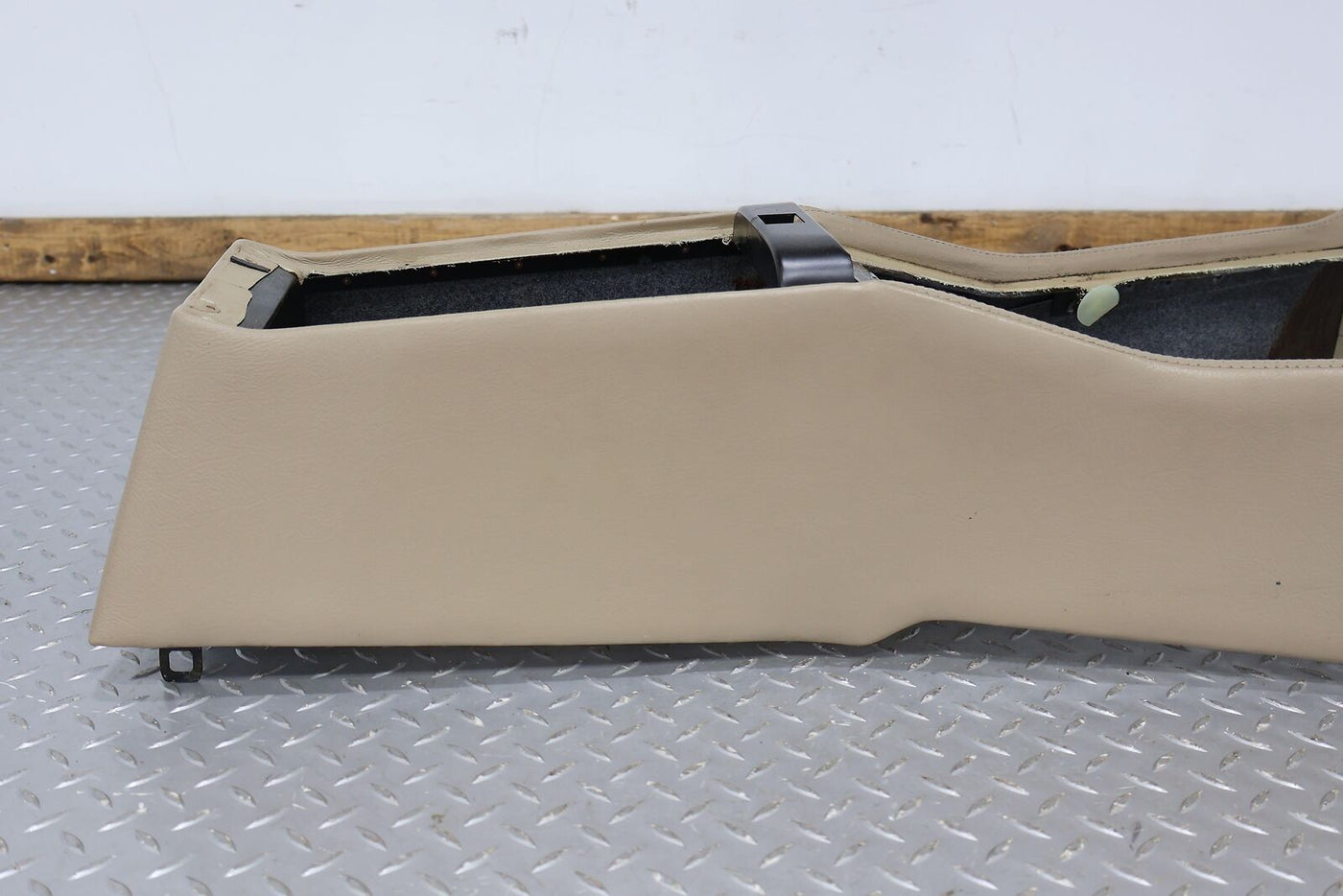 92-95 Jaguar XJS Interior Bare Center Floor Console (Doeskin AEE) See Notes