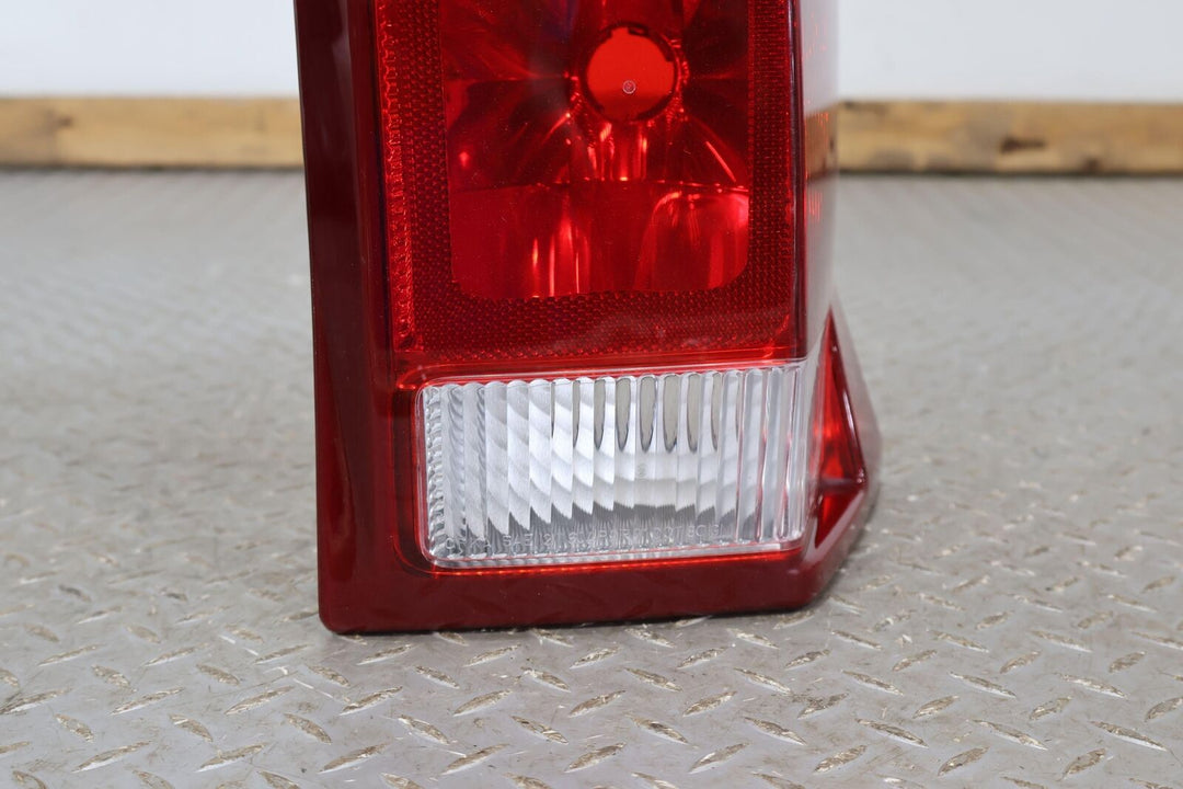 02-06 Cadillac Escalade Short WB Rear Right RH Tail Light Lamp (Tested) OEM