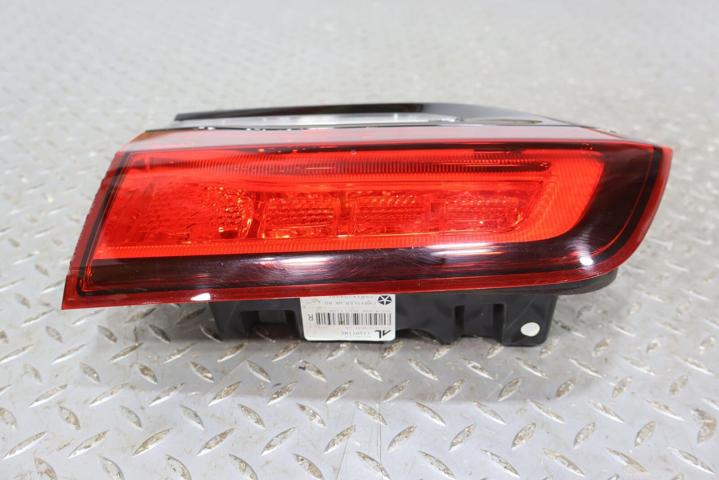 14-22 Jeep Grand Cherokee Rear Right RH Tail Light (Tailgate Mount) Black Trim