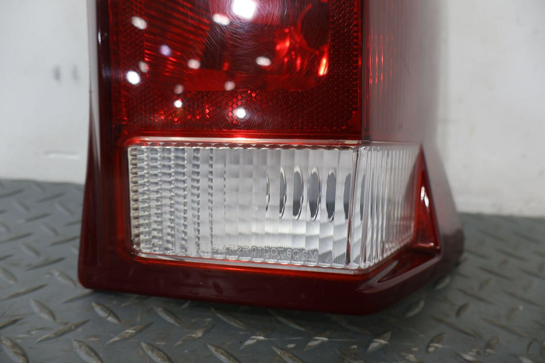 02-06 Cadillac Escalade Short WB Rear Right RH Tail Light Lamp (Tested) OEM