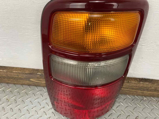 00-06 Chevy Suburban Tahoe Yukon Pair LH & RH Aftermarket Tail Lights (Tested)