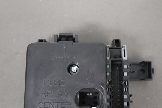 03-04 Chevrolet SSR 5.3L Engine Fuse Box OEM 15106508-1