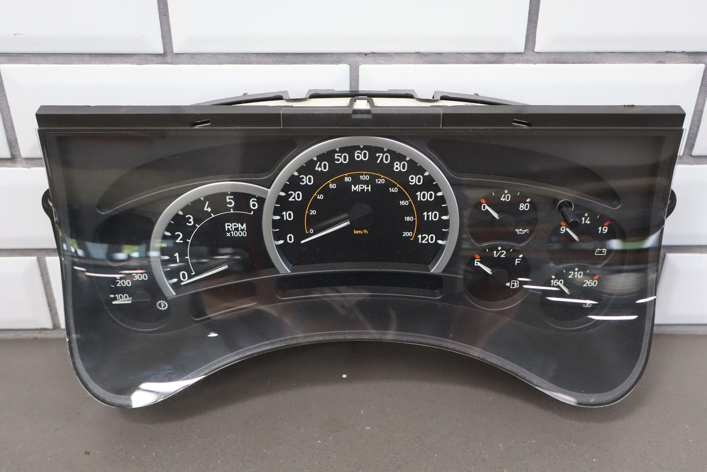 2005 Hummer H2 Black Faced OEM 12omph Speedometer Cluster Tested 15136087