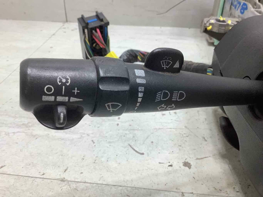 2004 Chevy SSR OEM Steering Column with Switches/Key (Manual Tilt)