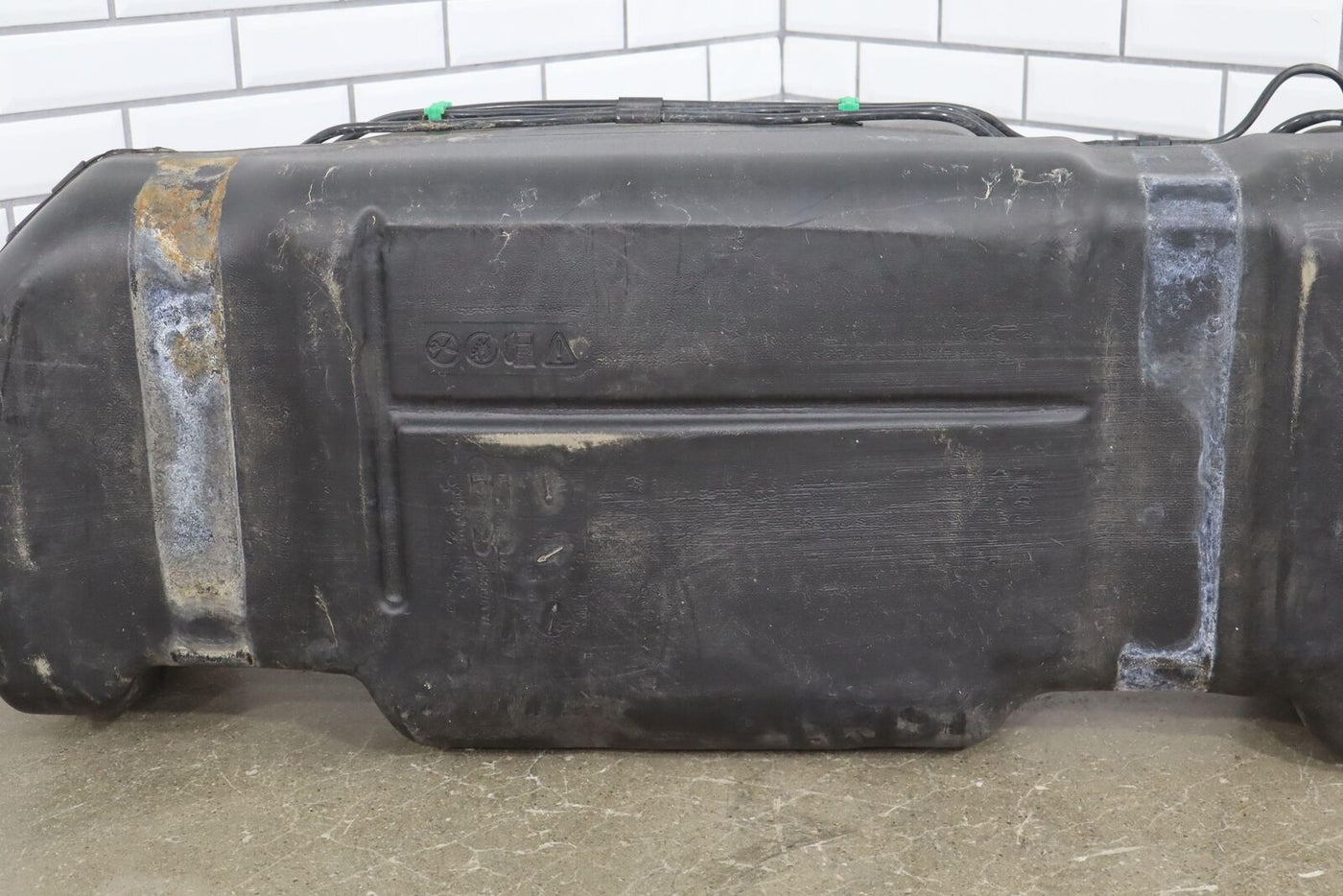 2003 Hummer H2 OEM 32 Gallon Gasoline Fuel Tank (NO Fuel Pump)