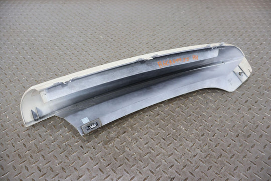 03-06 Escalade Short WB Right Rear Upper Tail Panel Moulding (White Diamond 98U)