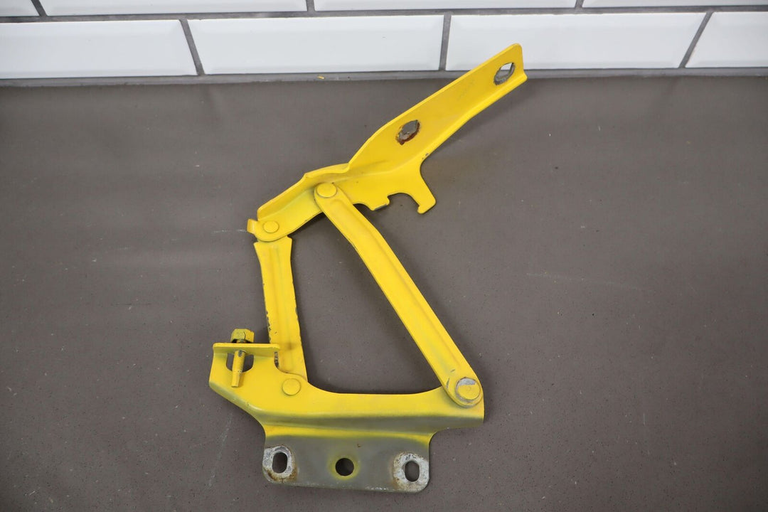 03-06 Chevy SSR Pair of LH & RH Front Hood Hinges OEM Slingshot Yellow (79U)