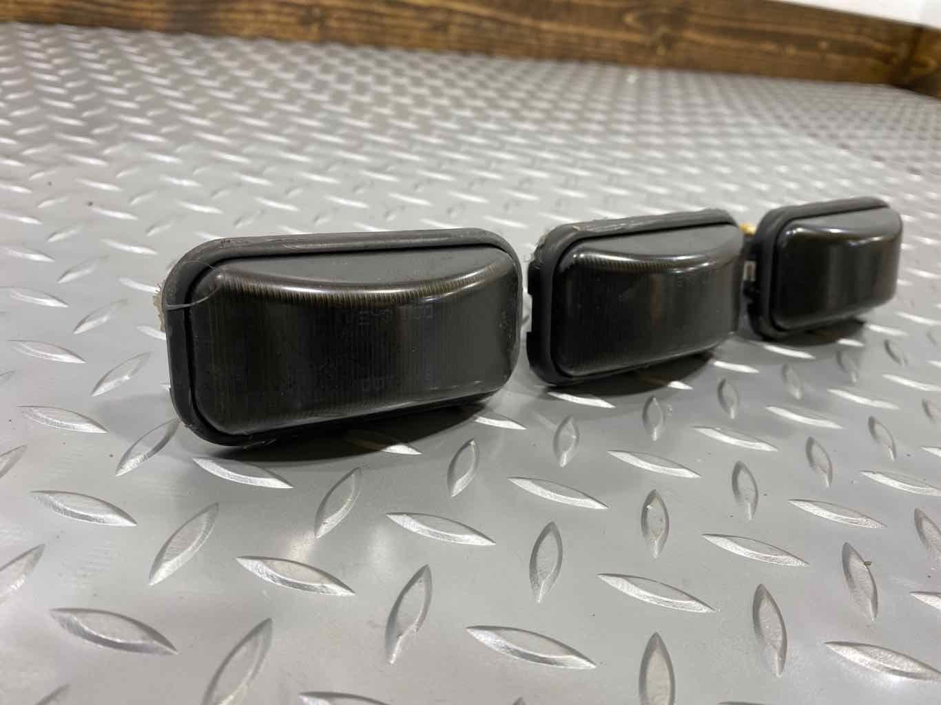 03-09 Hummer H2 Front Amber Roof Clearance Lights (Set of 3) OEM TINTED