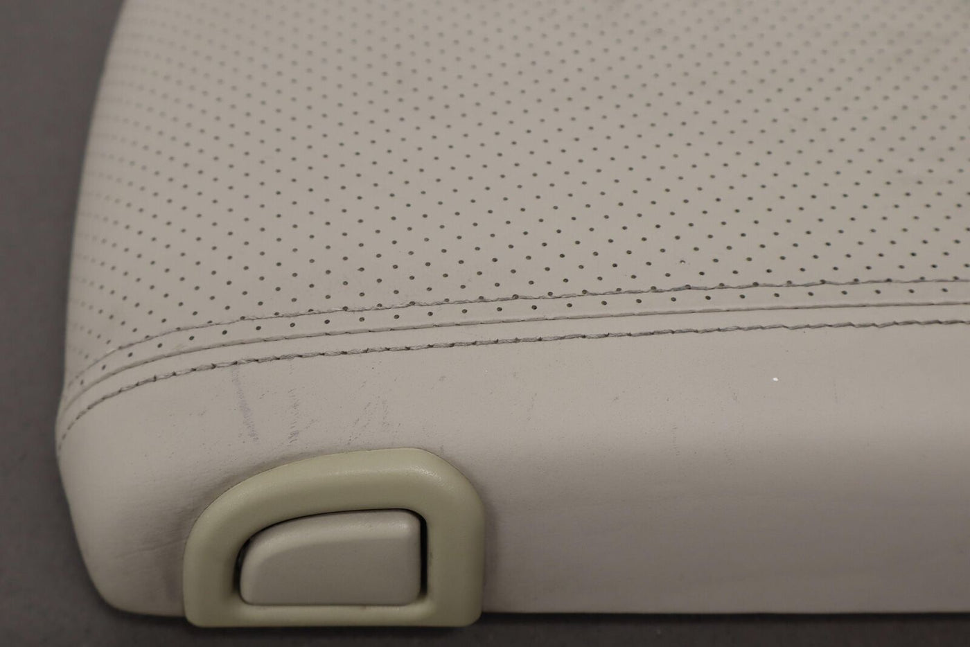 0306 Cadillac Escalade Shale Leather Center Console Lid Arm Rest OEM