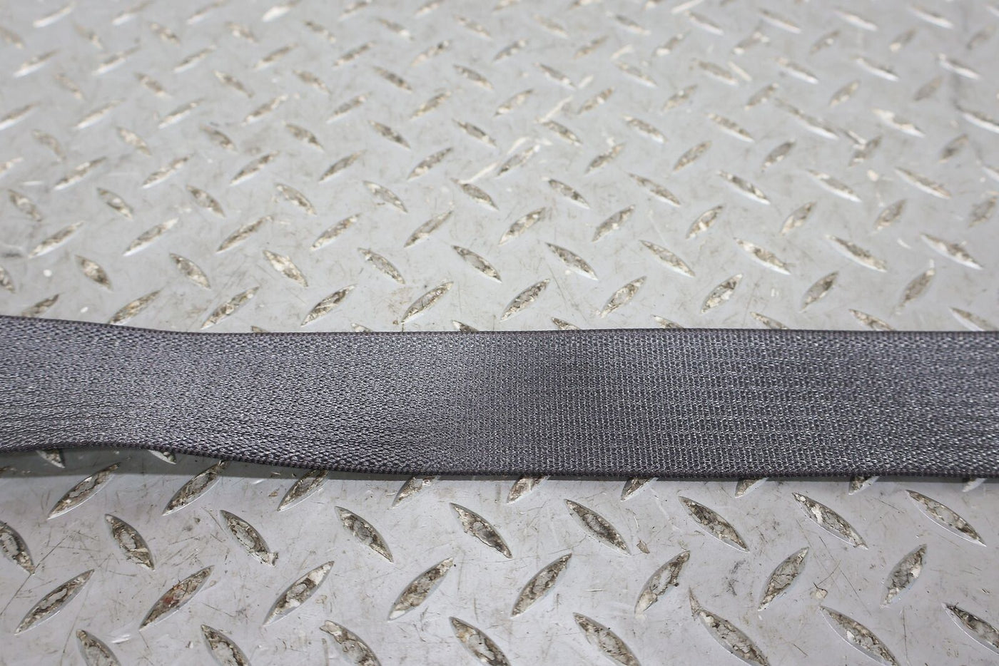 03-07 Hummer H2 Right RH Passenger Rear Seat Belt Retractor (Ebony 48i) Tested