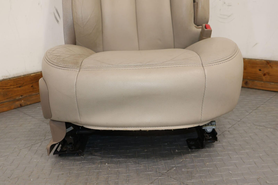 03-06 Silverado/Yukon/Tahoe/Suburban Front Right Leather Bucket Seat-Neutral 522