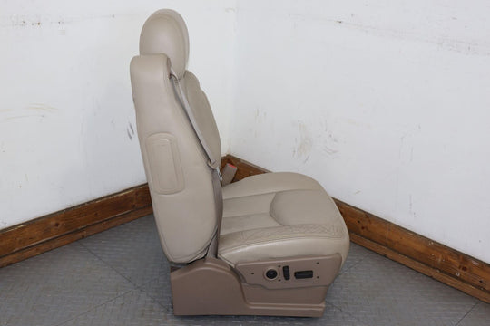 03-06 Silverado/Yukon/Tahoe/Suburban Front Right Leather Bucket Seat-Neutral 522