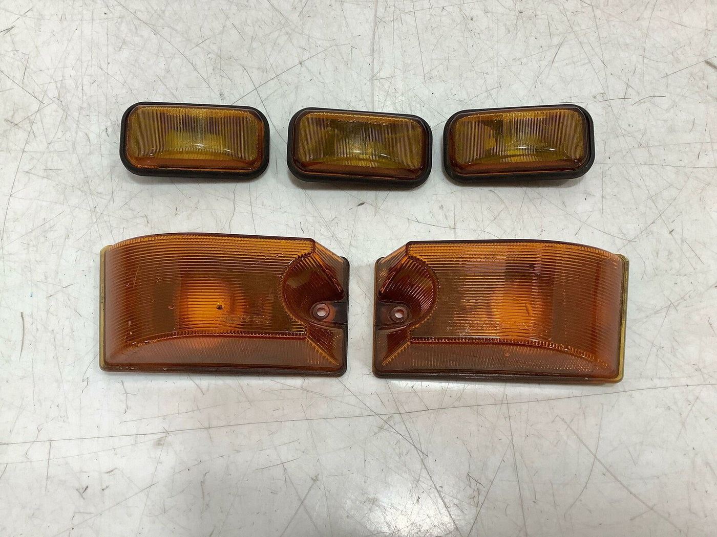 03-09 Hummer H2 OEM Front Marker Light Set (5 Piece) Amber