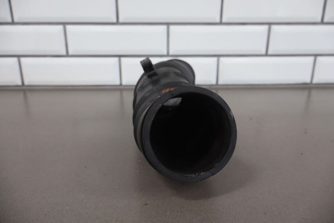 93-94 Toytoa Land Cruiser (1FZFE Engine) OEM Air Intake Tube Z17881-66080