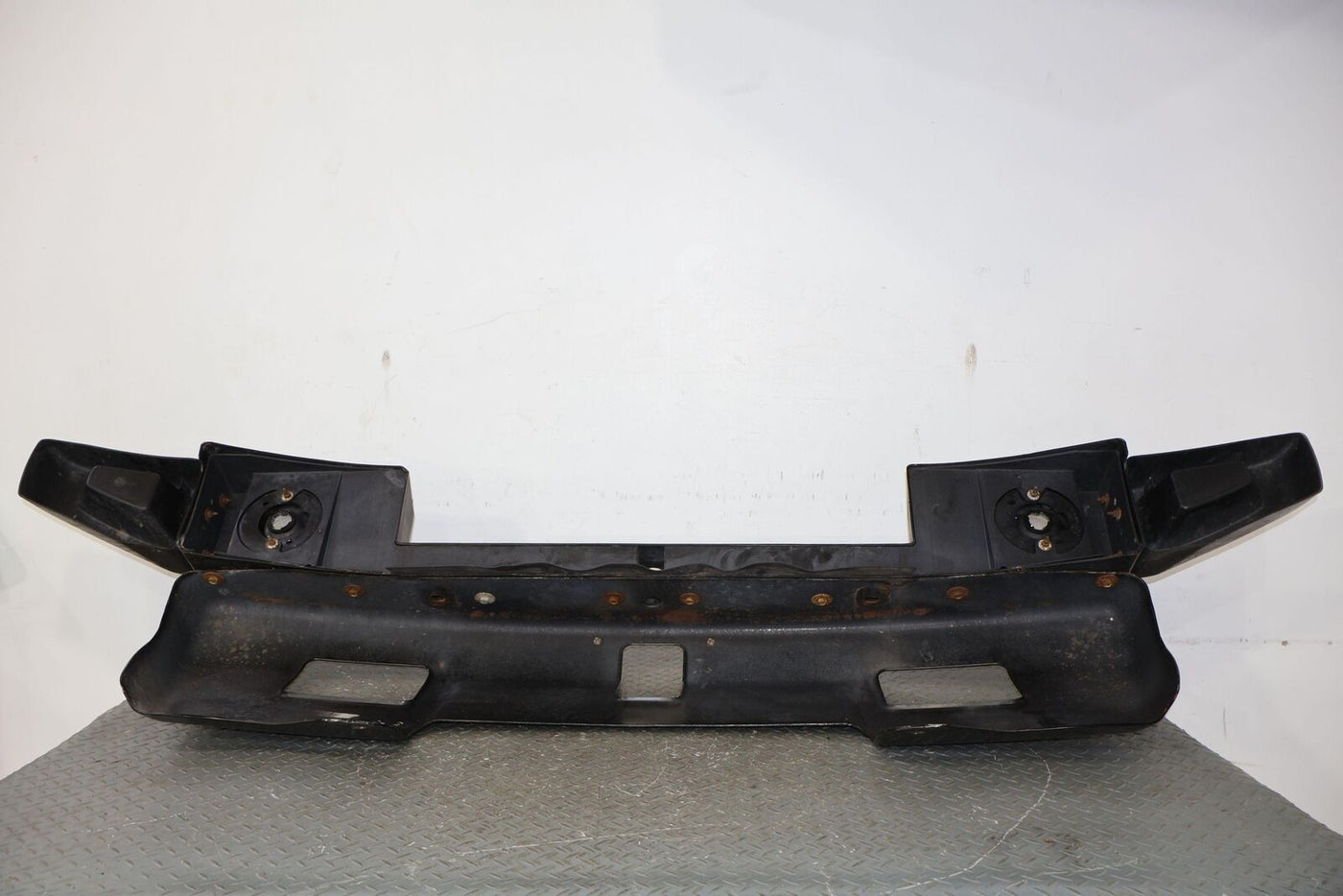 03-09 Hummer H2 Front Bumper W/ Textured Black Covers & Fog Lights (See Notes)