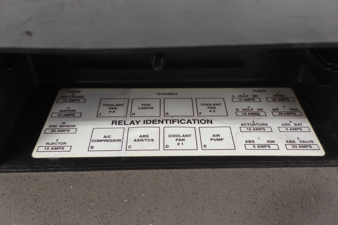 1996-1997 Chevy Camaro Engine Fuse Relay Junction Box W/Cut Harness
