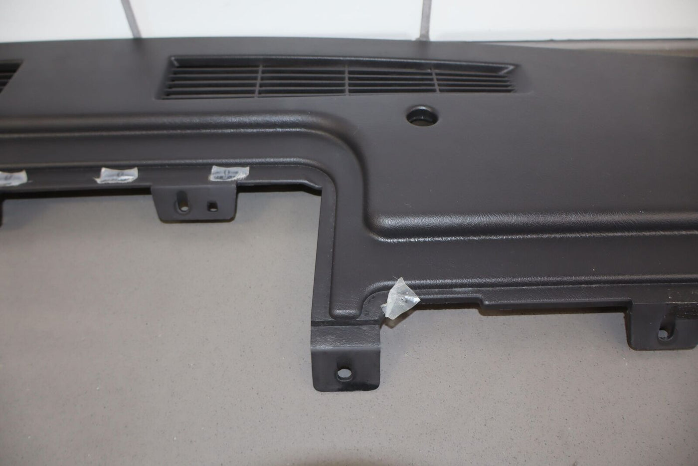 03-07 Hummer H2 OEM Upper Dash Cover Pad (Ebony 482) See Description