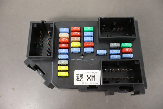 07-08 Silverado Sierra 1500 Cabin Fuse Relay Junction Board Box 25815394